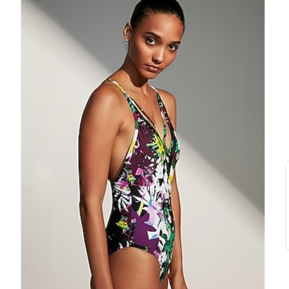 Express
Women's Floral Strappy One-piece Swimsuit